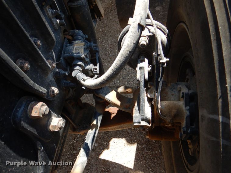 image for item DR2033 2008 Mack CHU613  semi truck