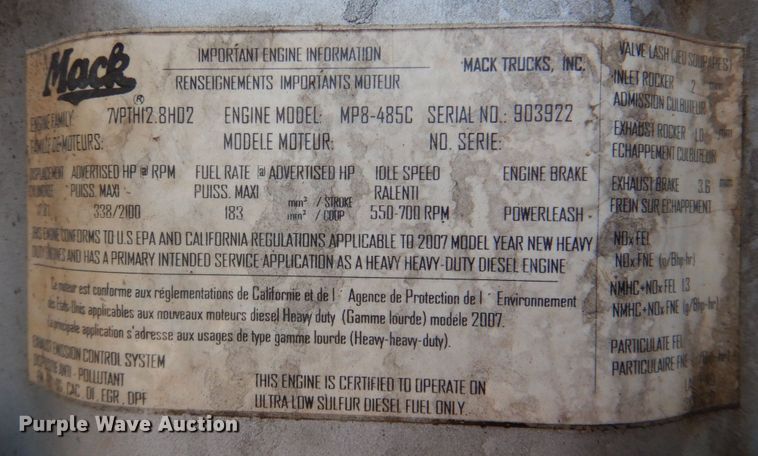 image for item DR2033 2008 Mack CHU613  semi truck