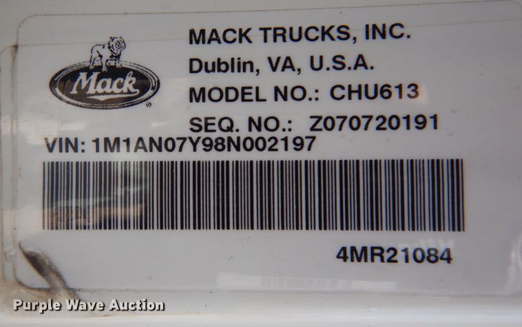 image for item DR2033 2008 Mack CHU613  semi truck
