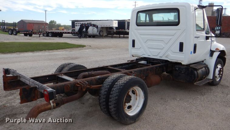 image for item DS8228 2009 International 4100  truck cab and chassis