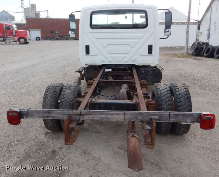 image for item DS8228 2009 International 4100  truck cab and chassis