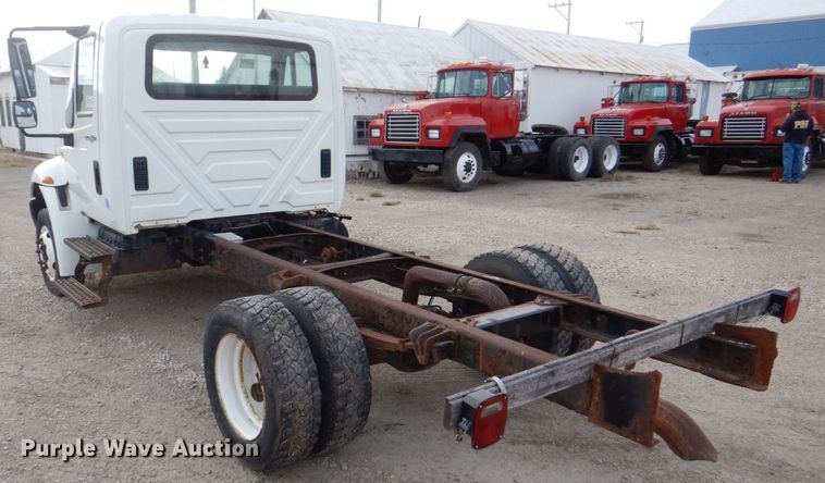 image for item DS8228 2009 International 4100  truck cab and chassis