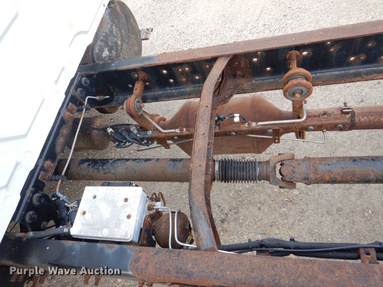 image for item DS8228 2009 International 4100  truck cab and chassis