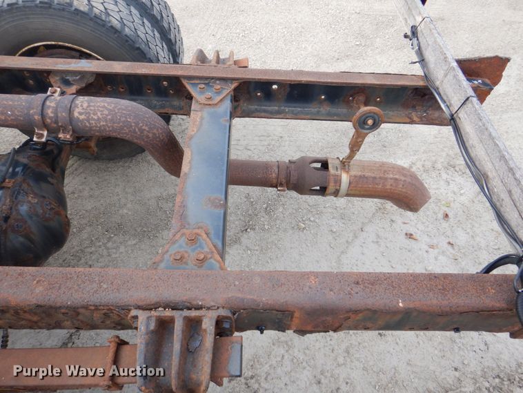 image for item DS8228 2009 International 4100  truck cab and chassis