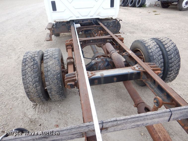 image for item DS8228 2009 International 4100  truck cab and chassis