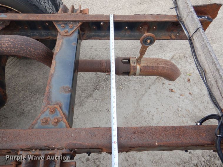 image for item DS8228 2009 International 4100  truck cab and chassis