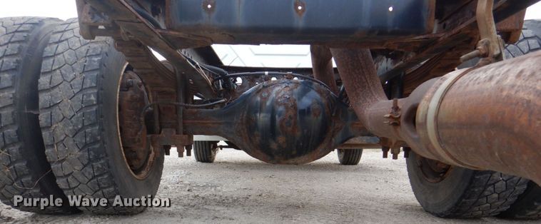 image for item DS8228 2009 International 4100  truck cab and chassis