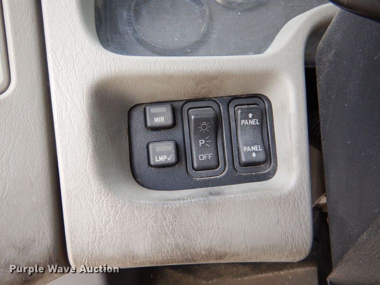 image for item DS8228 2009 International 4100  truck cab and chassis