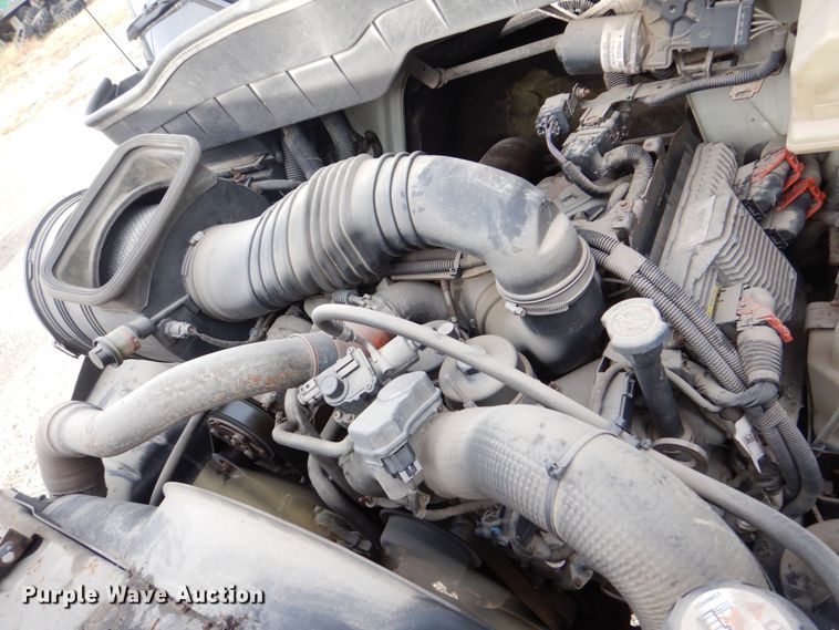 image for item DS8228 2009 International 4100  truck cab and chassis