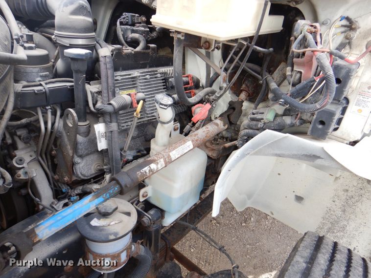 image for item DS8228 2009 International 4100  truck cab and chassis