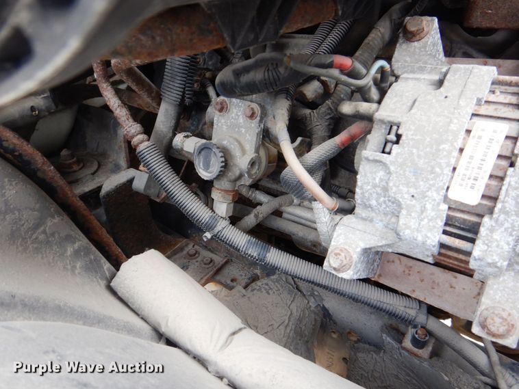 image for item DS8228 2009 International 4100  truck cab and chassis