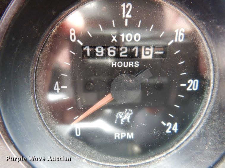 image for item DS8229 2001 Mack RD690S  semi truck