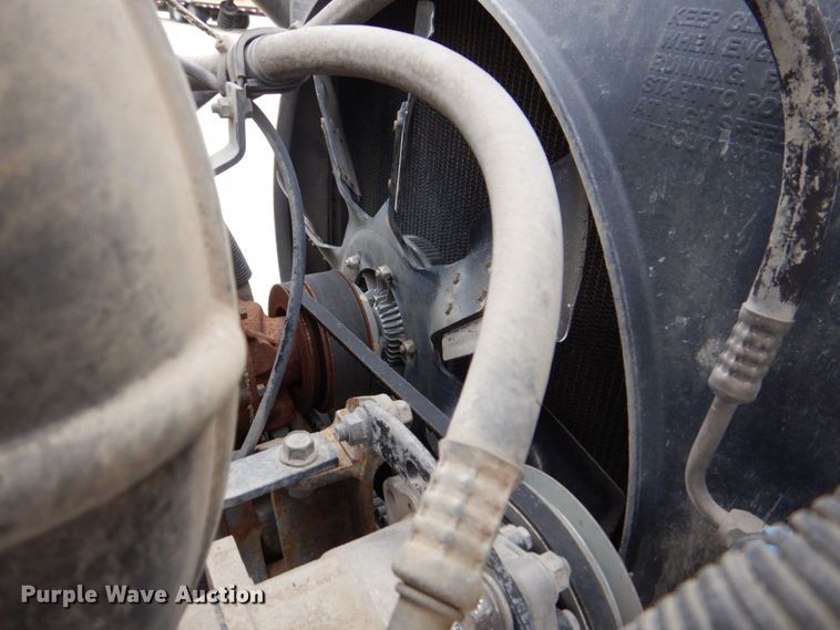 image for item DS8229 2001 Mack RD690S  semi truck