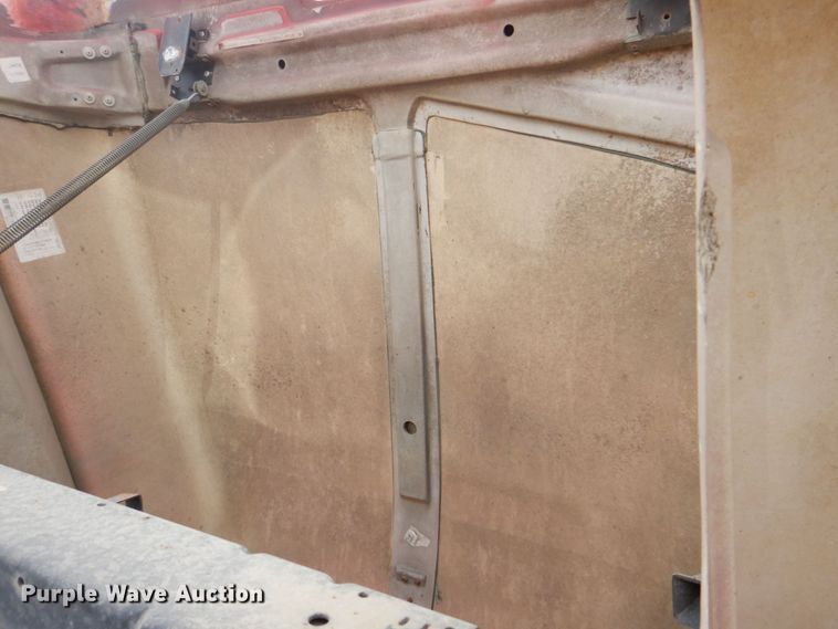 image for item DS8229 2001 Mack RD690S  semi truck