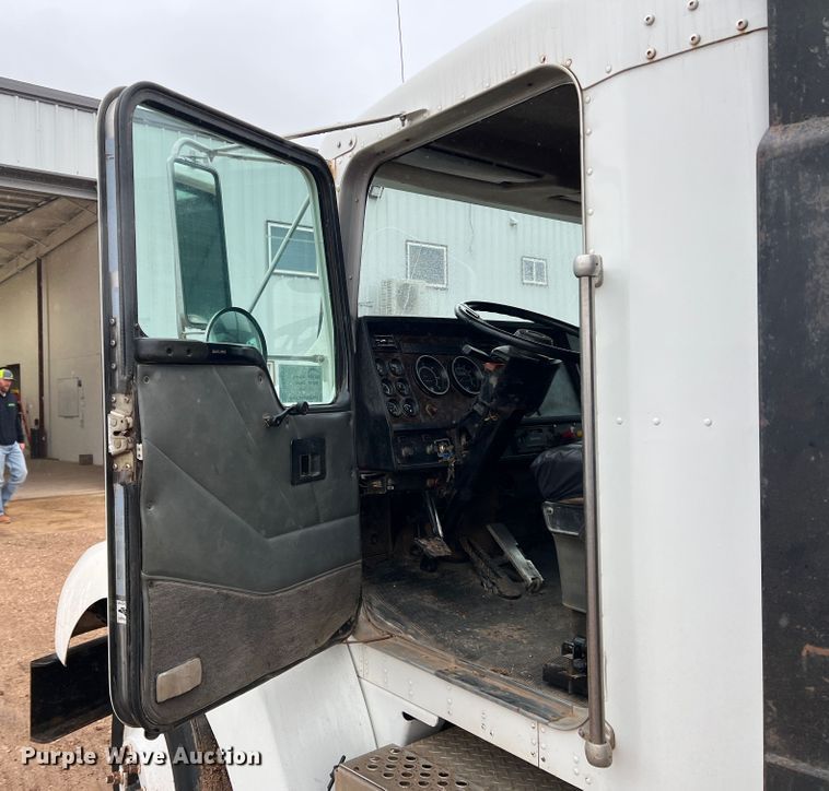 image for item DS8251 1999 Kenworth T300  dump flatbed truck