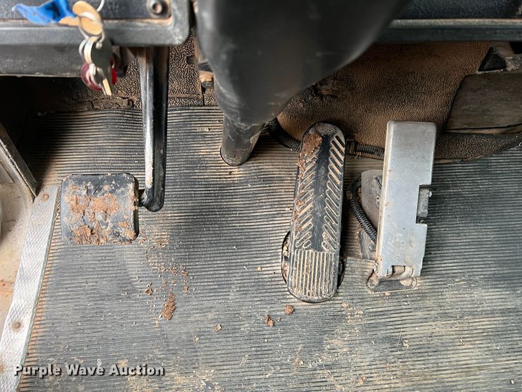 image for item DS8251 1999 Kenworth T300  dump flatbed truck