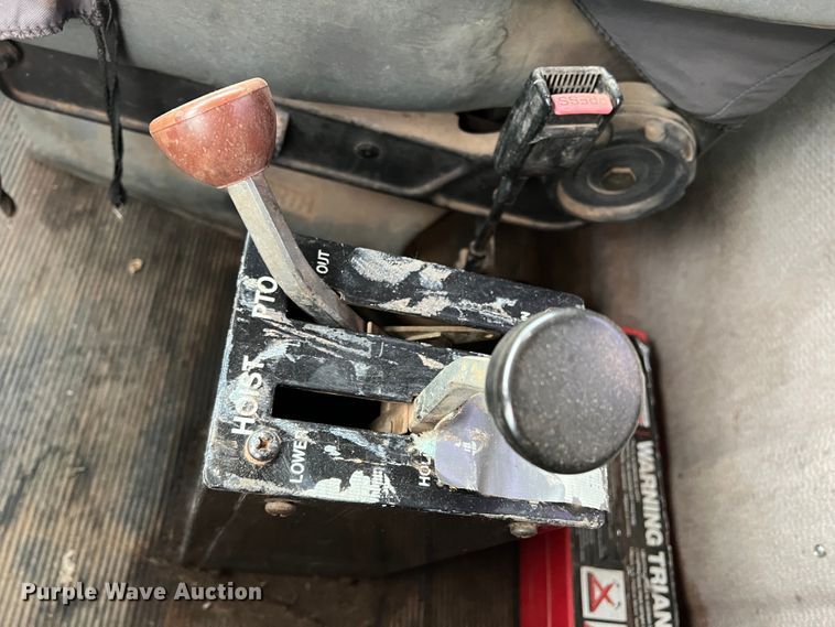 image for item DS8251 1999 Kenworth T300  dump flatbed truck