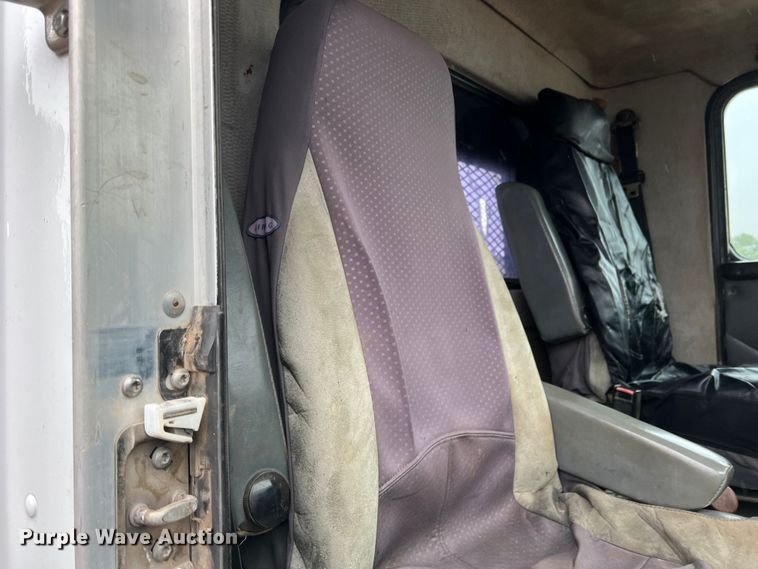 image for item DS8251 1999 Kenworth T300  dump flatbed truck