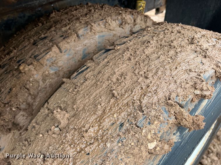 image for item DS8251 1999 Kenworth T300  dump flatbed truck