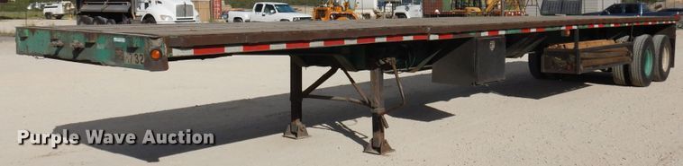 image for item HB9760 1990 Fontaine TP-3-4570A extendable flatbed trailer