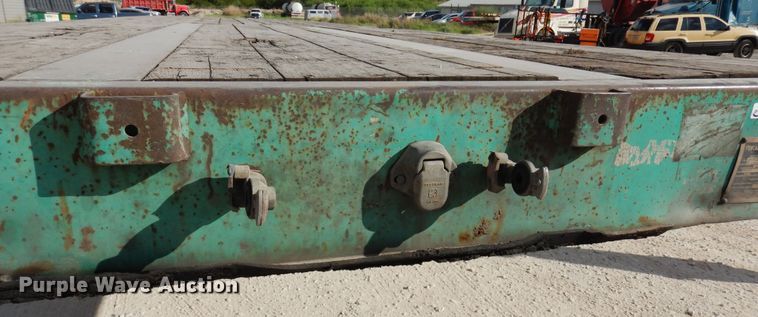 image for item HB9760 1990 Fontaine TP-3-4570A extendable flatbed trailer