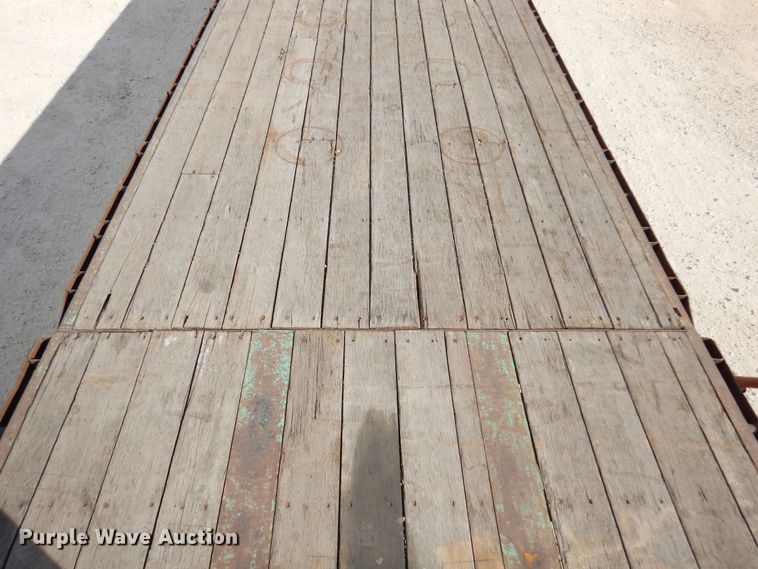 image for item HB9760 1990 Fontaine TP-3-4570A extendable flatbed trailer