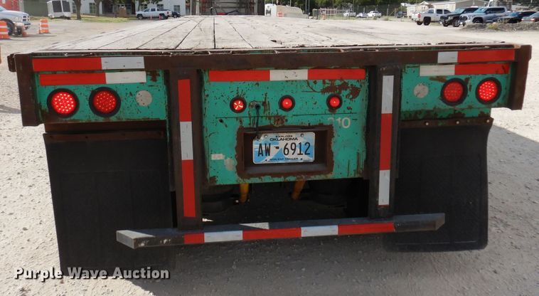 image for item HB9760 1990 Fontaine TP-3-4570A extendable flatbed trailer