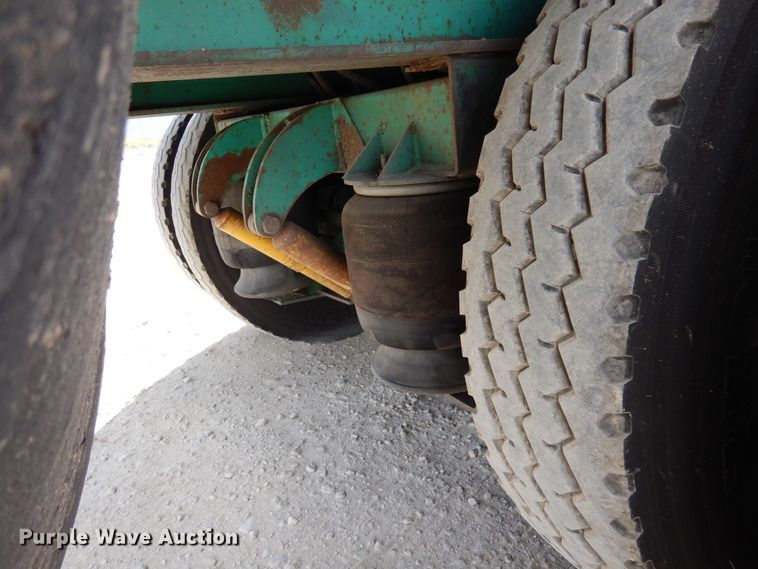 image for item HB9760 1990 Fontaine TP-3-4570A extendable flatbed trailer