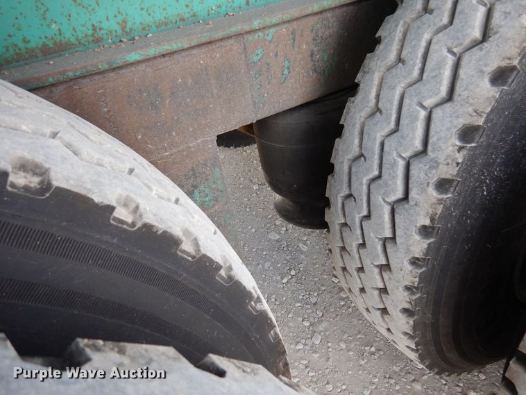 image for item HB9760 1990 Fontaine TP-3-4570A extendable flatbed trailer