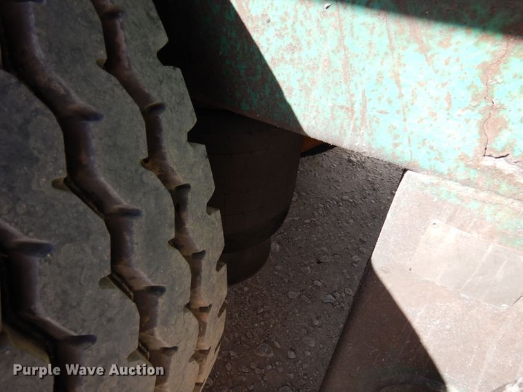 image for item HB9760 1990 Fontaine TP-3-4570A extendable flatbed trailer