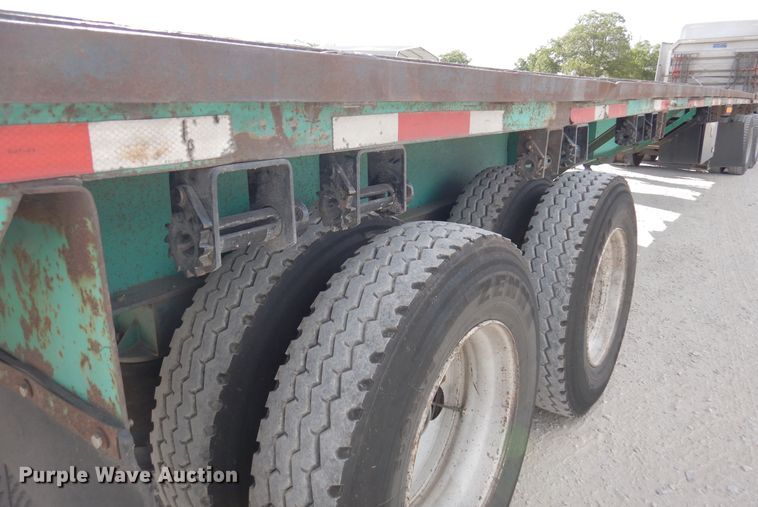 image for item HB9760 1990 Fontaine TP-3-4570A extendable flatbed trailer