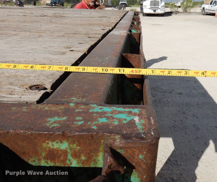 image for item HB9760 1990 Fontaine TP-3-4570A extendable flatbed trailer