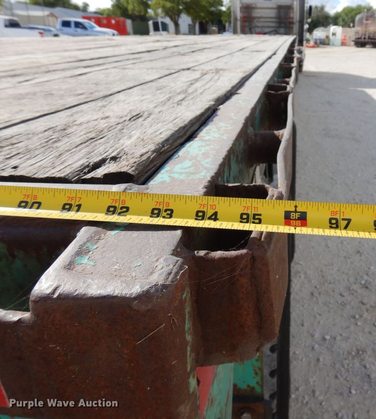 image for item HB9760 1990 Fontaine TP-3-4570A extendable flatbed trailer