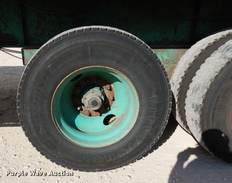 image for item HB9760 1990 Fontaine TP-3-4570A extendable flatbed trailer