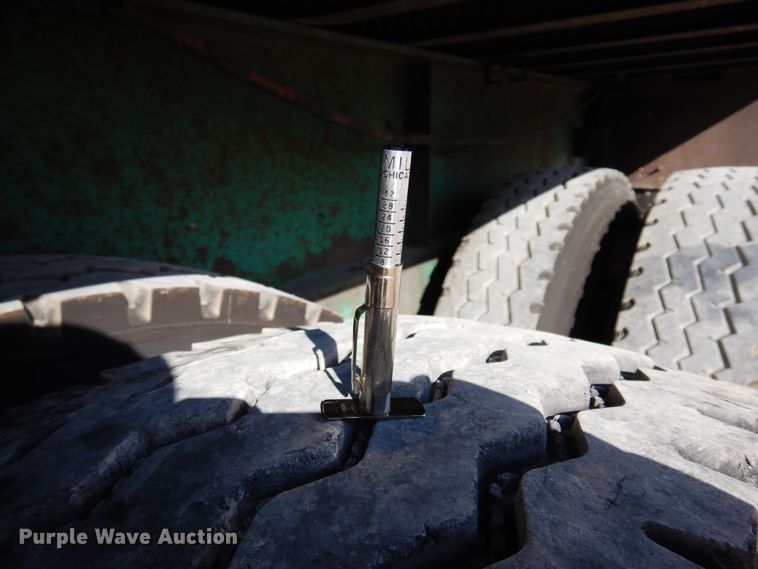 image for item HB9760 1990 Fontaine TP-3-4570A extendable flatbed trailer