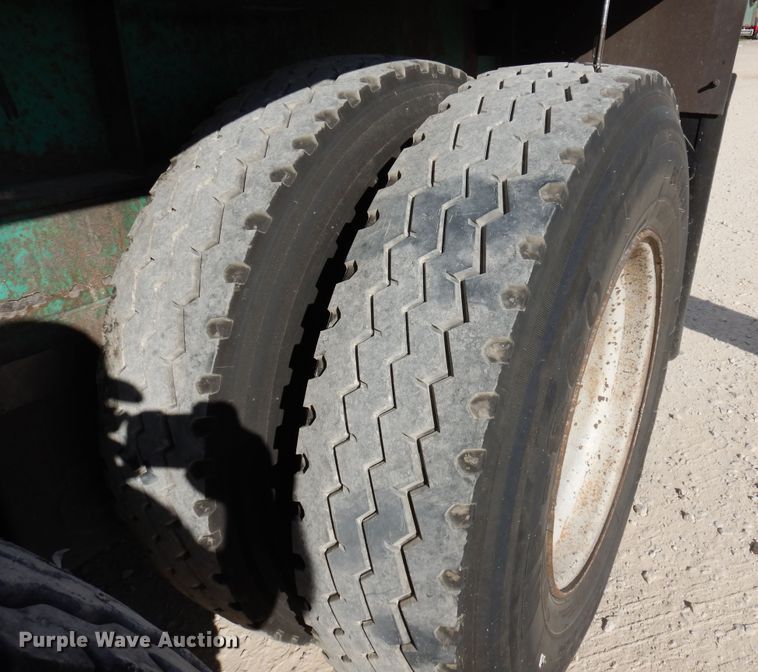 image for item HB9760 1990 Fontaine TP-3-4570A extendable flatbed trailer