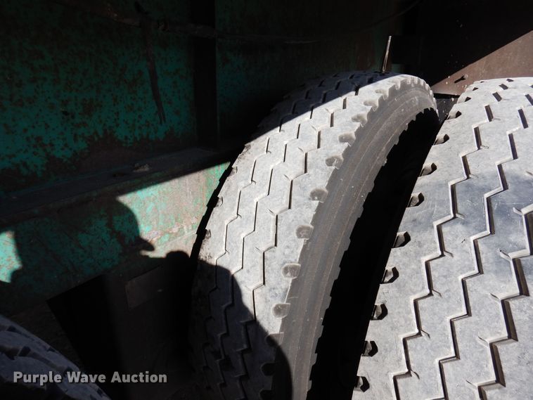 image for item HB9760 1990 Fontaine TP-3-4570A extendable flatbed trailer