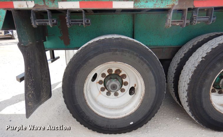 image for item HB9760 1990 Fontaine TP-3-4570A extendable flatbed trailer