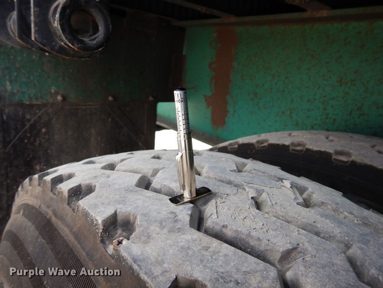 image for item HB9760 1990 Fontaine TP-3-4570A extendable flatbed trailer