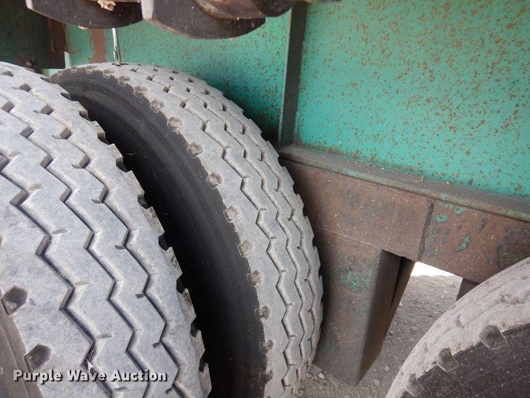 image for item HB9760 1990 Fontaine TP-3-4570A extendable flatbed trailer