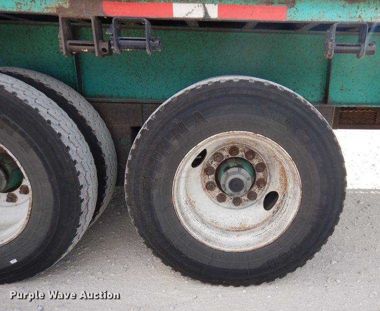 image for item HB9760 1990 Fontaine TP-3-4570A extendable flatbed trailer