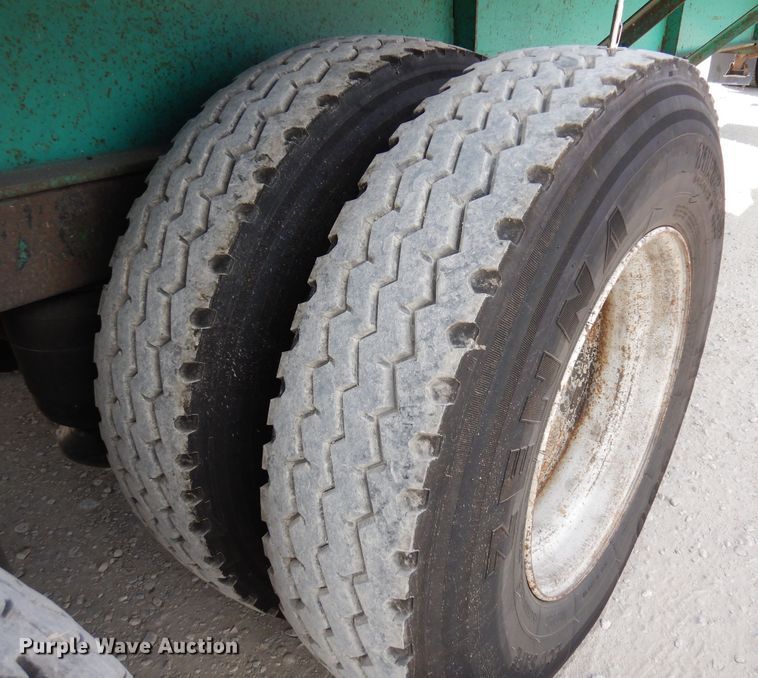 image for item HB9760 1990 Fontaine TP-3-4570A extendable flatbed trailer