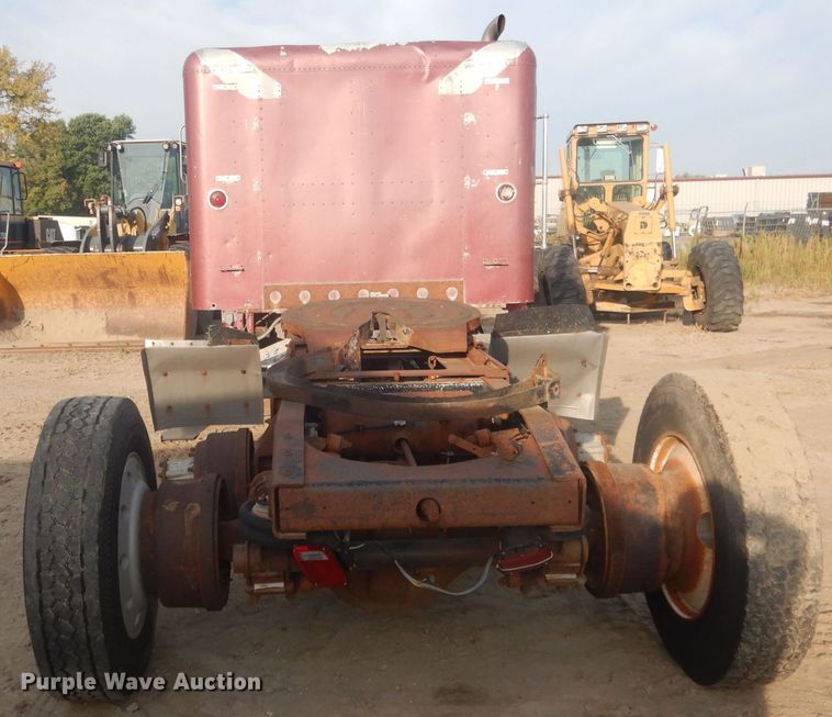 image for item HU9446 1987 Freightliner FLC12064 semi truck