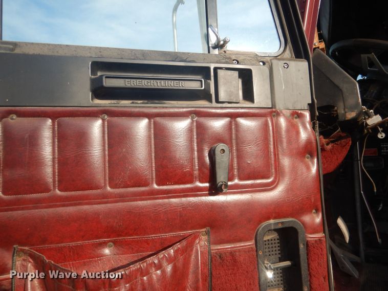 image for item HU9446 1987 Freightliner FLC12064 semi truck