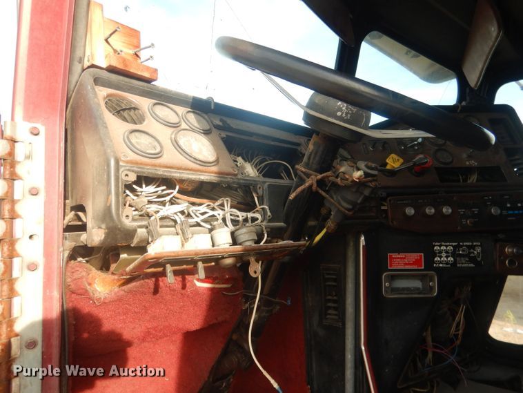 image for item HU9446 1987 Freightliner FLC12064 semi truck