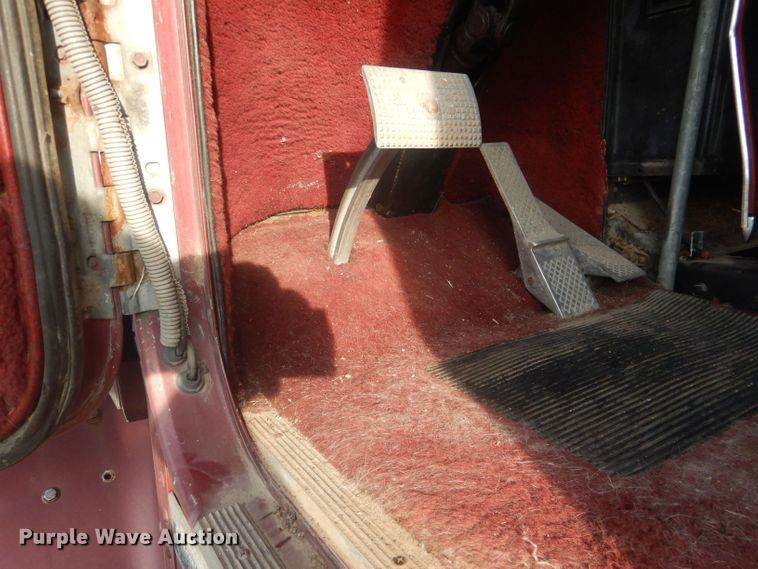 image for item HU9446 1987 Freightliner FLC12064 semi truck