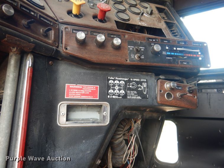 image for item HU9446 1987 Freightliner FLC12064 semi truck