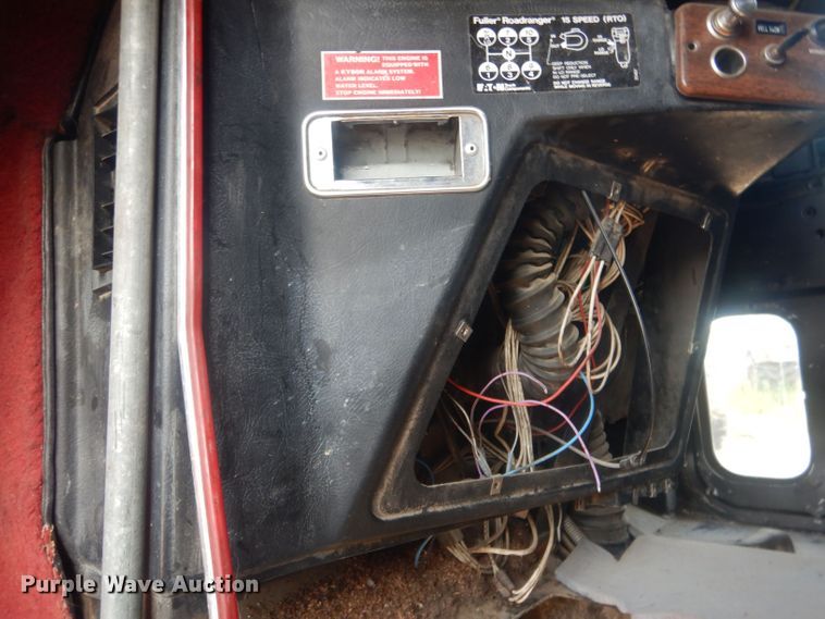 image for item HU9446 1987 Freightliner FLC12064 semi truck