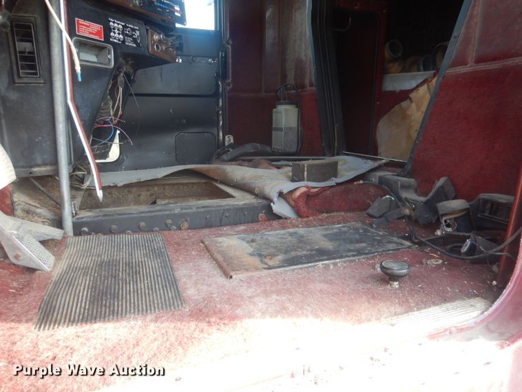 image for item HU9446 1987 Freightliner FLC12064 semi truck