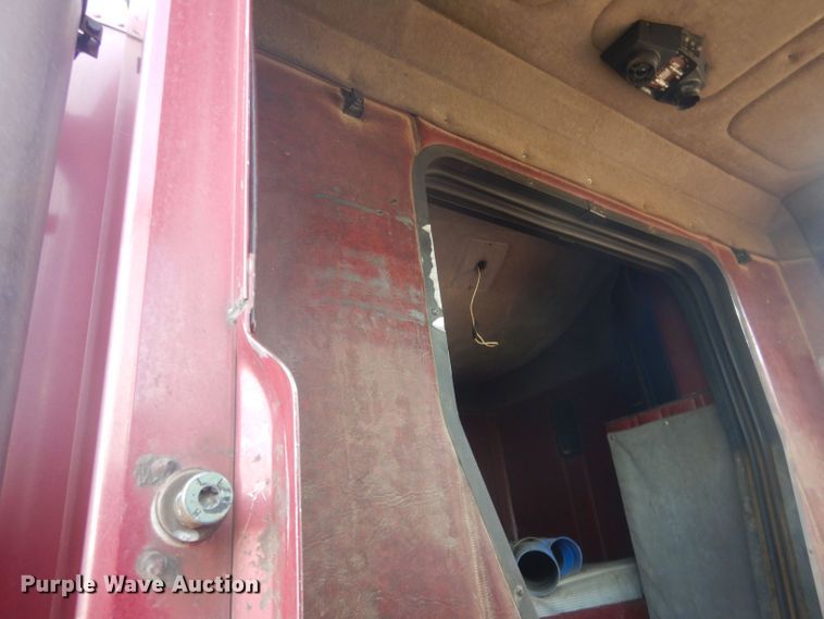 image for item HU9446 1987 Freightliner FLC12064 semi truck